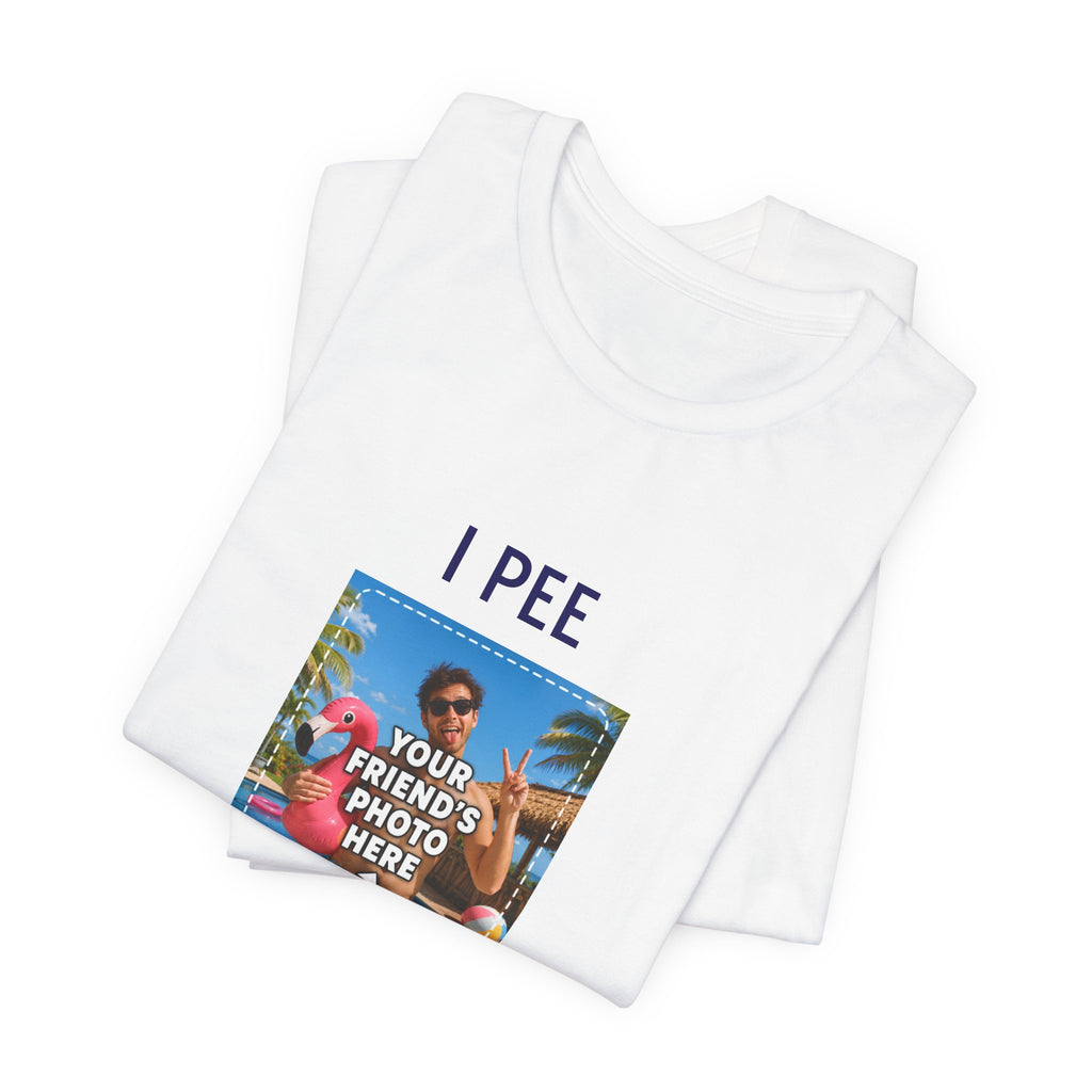 Détail de l’impression photo personnalisée du T-shirt I PEE IN POOLS